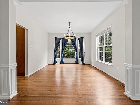 5th image of 5871 Paine Run Pl