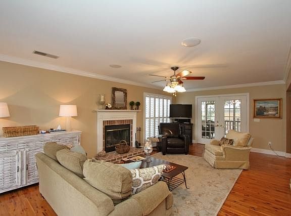 4th image of 319 Wild Horse Ln