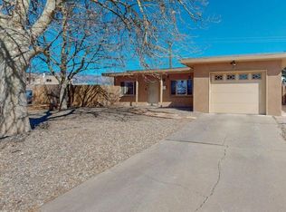 1724 Glorieta St NE, Albuquerque, NM 87112
