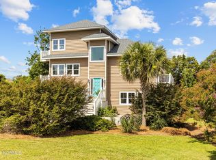 403 Emerald Plantation Rd, Emerald Isle, NC 28594