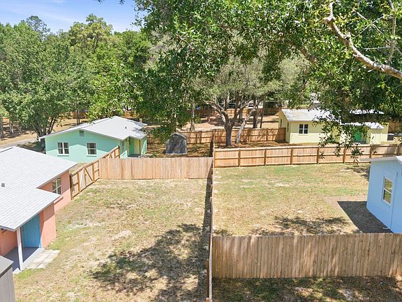 2nd image of 8034-8040 Baby Farm Dr N