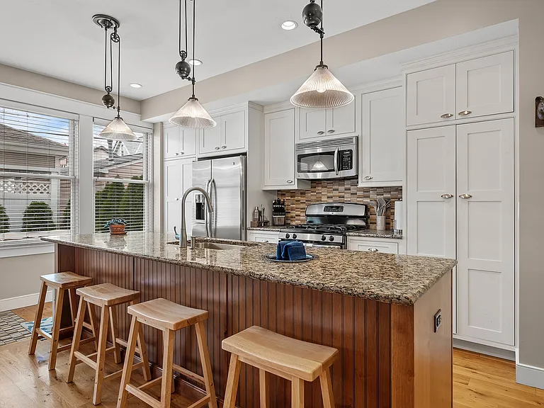 706 Ivy St #2 — Photo 8