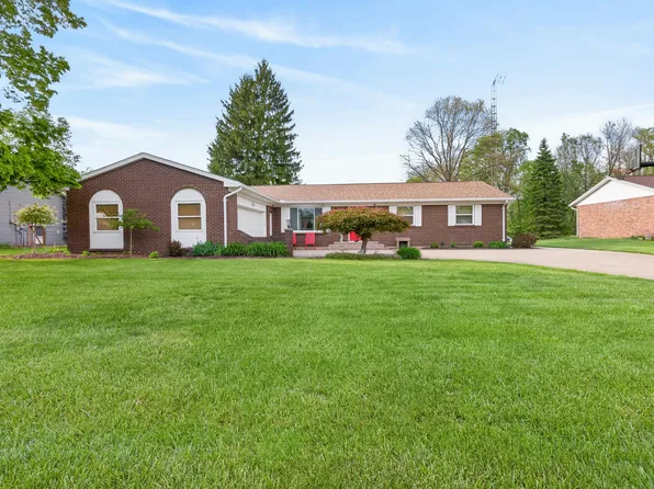 708 Arrowhead Dr, Sidney, OH 45365