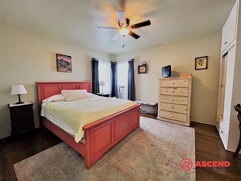 Vintage Cottages in the heart of Downtown Bakersfield! — Photo 8