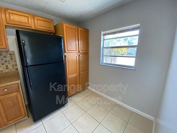 3rd image of 3210 Louisiana Ave Unit 3