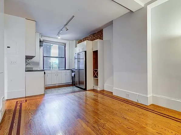 527 Cathedral Pkwy #84, New York, NY 10025