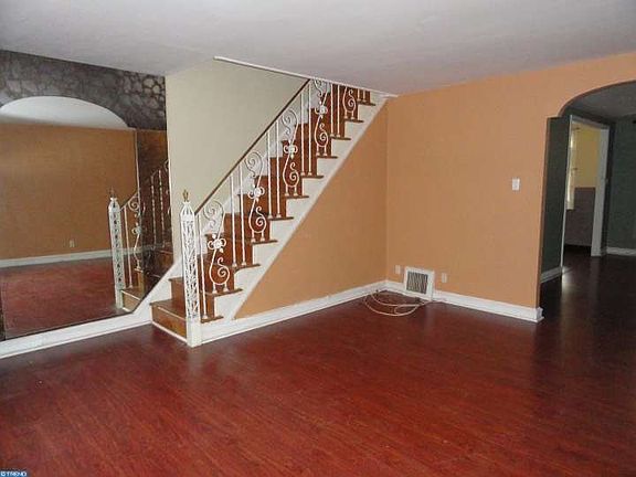 2nd image of 4508 Oakmont St