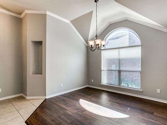 4th image of 1404 Pillar Bluff Way