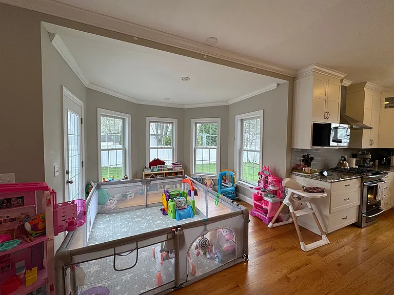 43 Canterbury Rd — Photo 3