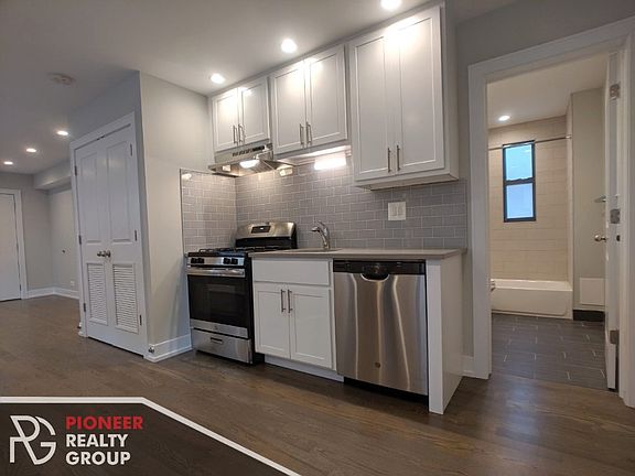 5th image of 2315 N Southport Ave #2315CH2