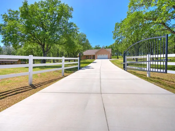 6120 Chrysler Cir, Garden Valley, CA 95633