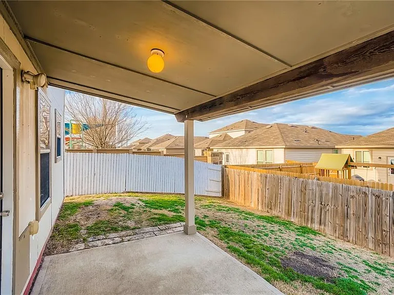 612 Copper Ct — Photo 26