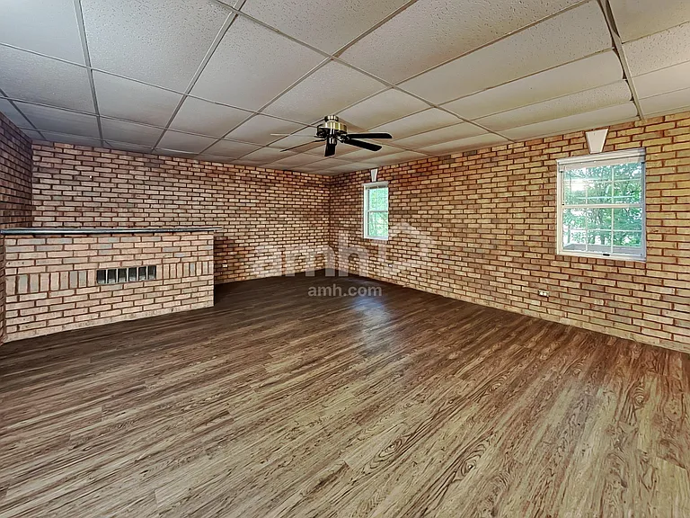 817 Hillary Ct — Photo 18