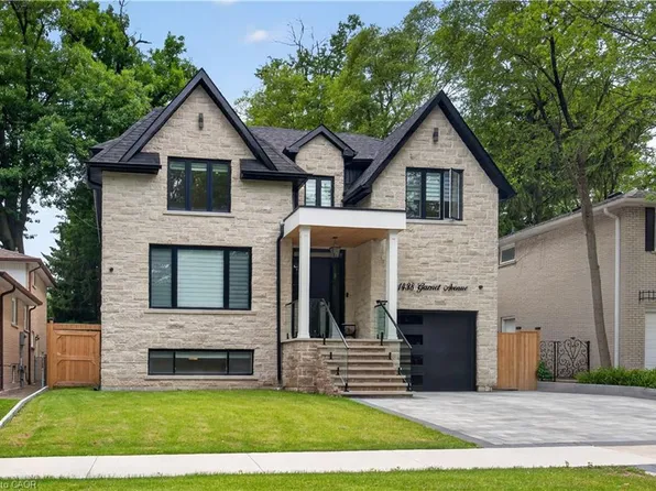 1438 Garnet Ave, Mississauga, ON L5G 4C6
