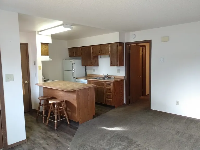 1517 Baker St — Photo 3