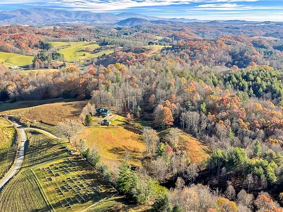 3rd image of 575 New River Cemetery Rd