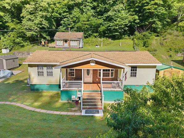 589 Mudlick Rd, Hardy, KY 41531
