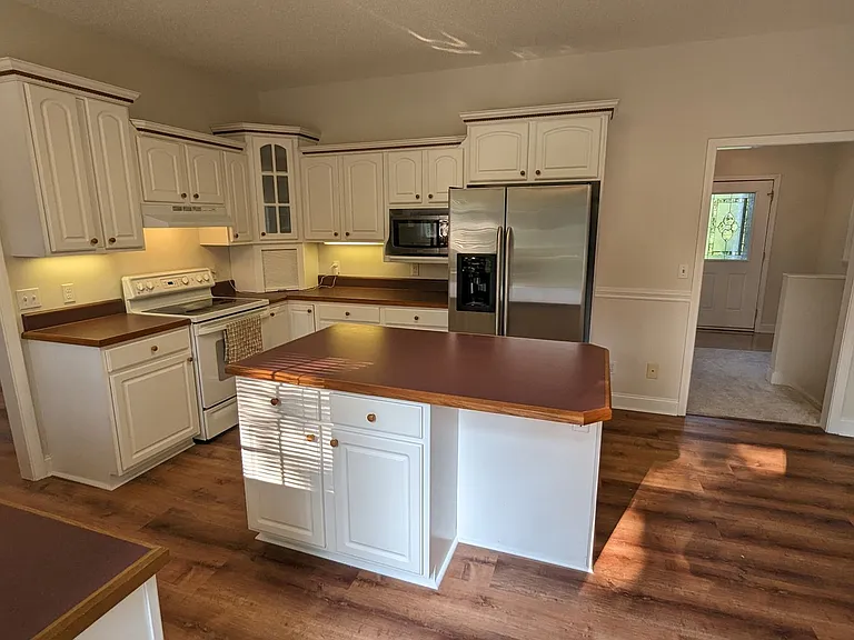 210 Winding Way Ln — Photo 12