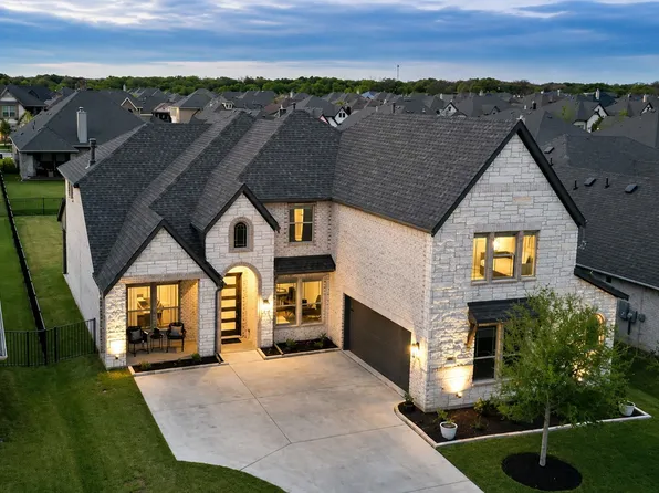 386 Paddle Boat Dr, Granbury, TX 76049