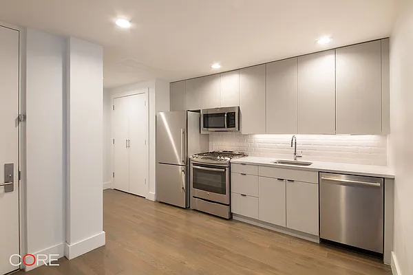 Rented by CORE | media 8