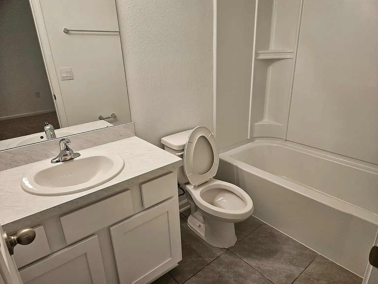 3 bed, 2.5 bath, 1502 sqft, $1,650 — Photo 3