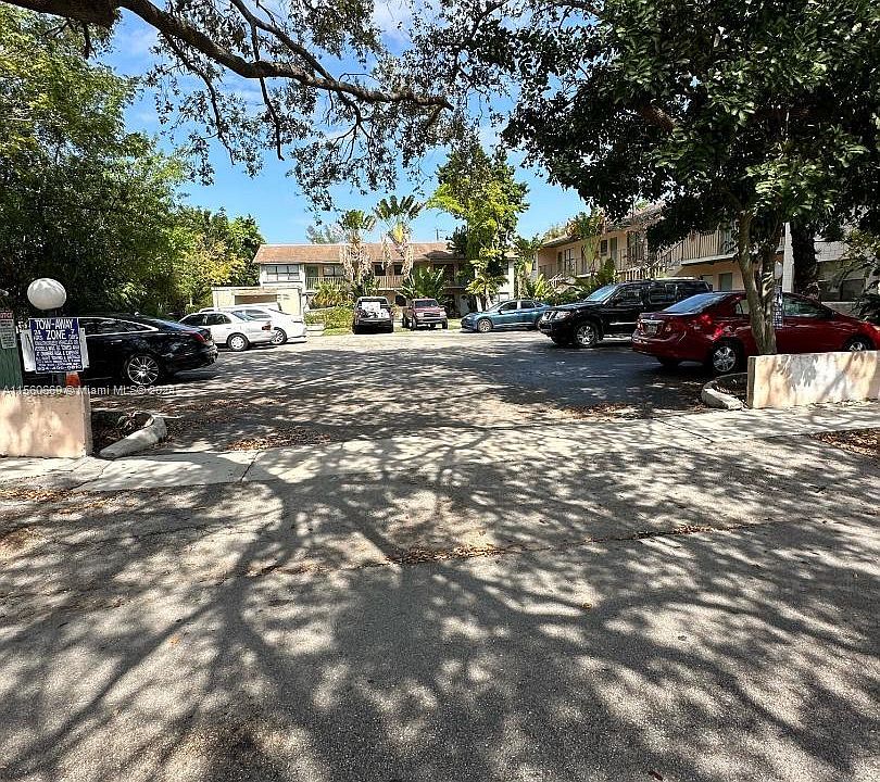 Entrance on Monroe Street