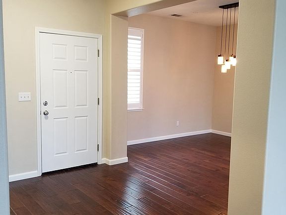 Entry way/Formal Dining Room