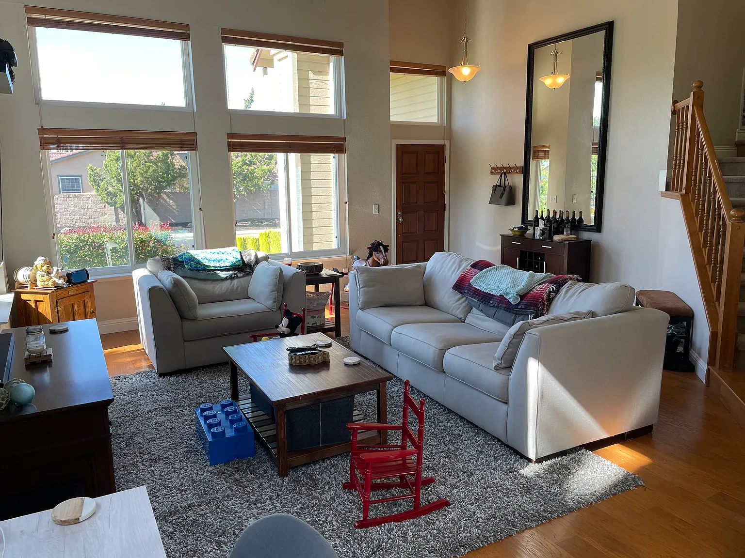 4 bed, 2.5 bath, 2095 sqft, $3,500 — Photo 3