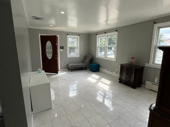 (undisclosed Address), Valley Stream, NY 11580