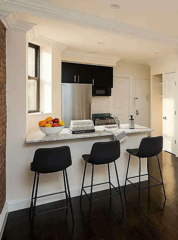 344 East 55th Street — Photo 2