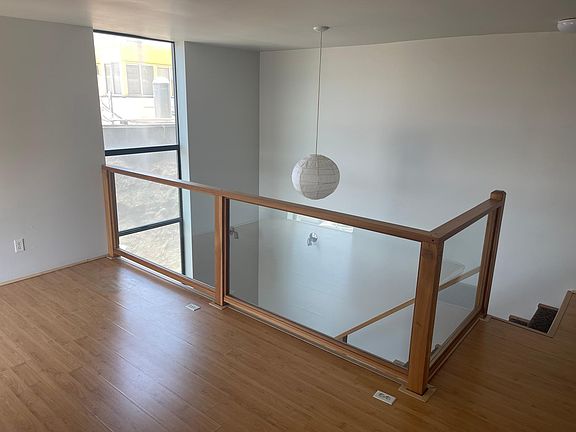 5th image of 1431 University Ave APT 212