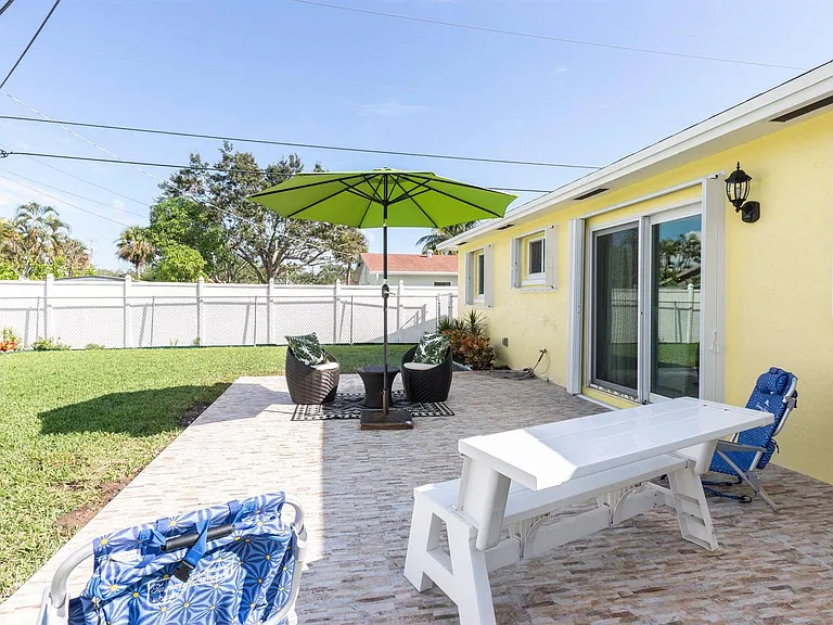 343 Balsam St — Photo 35
