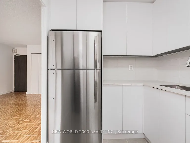 101 Roehampton Ave #1901 — Photo 6