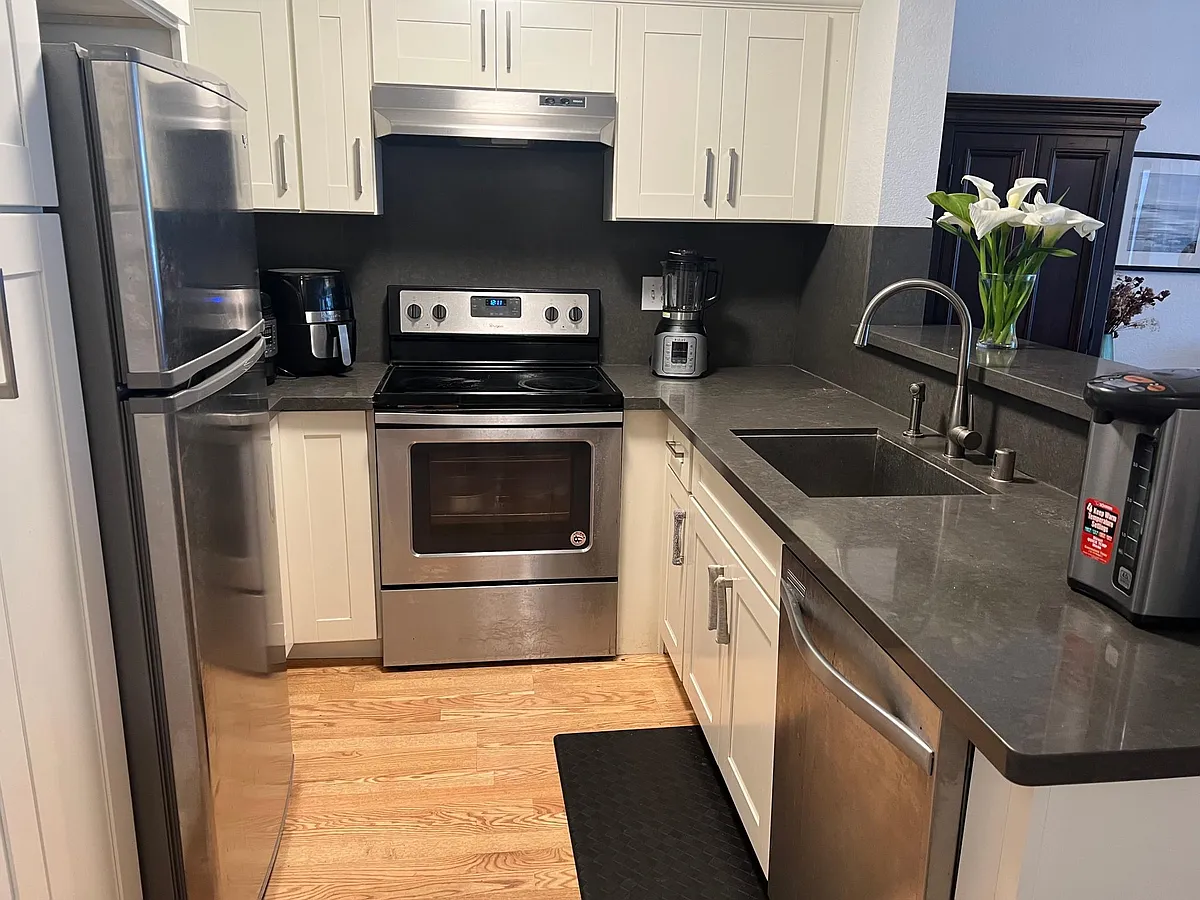 Building Photo - 39206 Guardino Dr