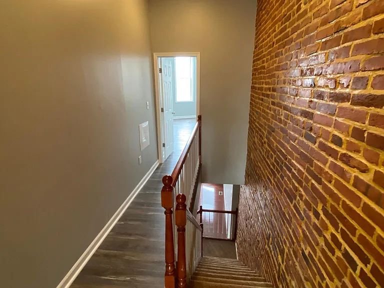 1827 W Fayette St — Photo 3