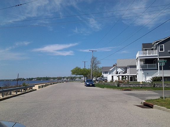 4th image of 7 Bay Shore Dr