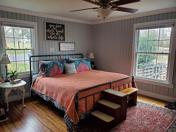 1st Floor Master Bedroom