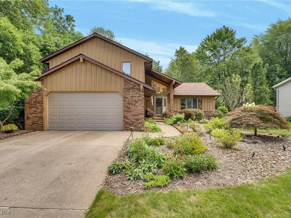 6235 Sunnywood Dr, Solon, OH 44139