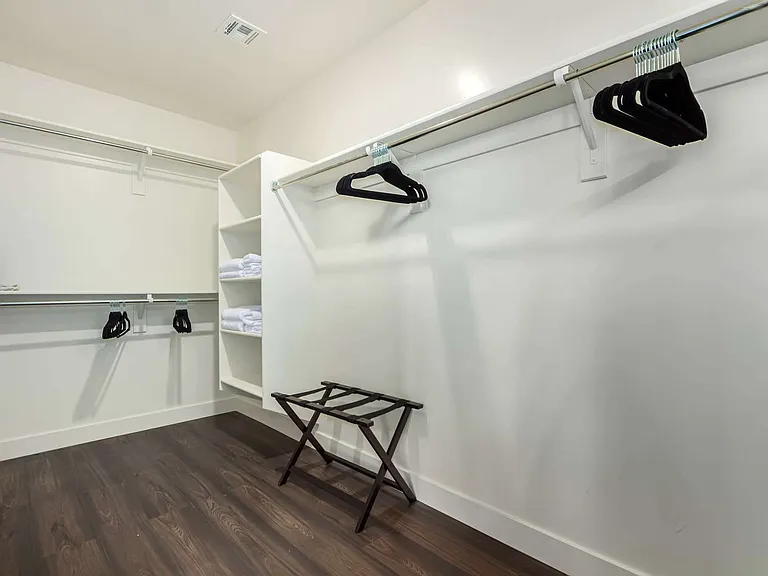 Pinnacle Vista Condominiums — Photo 11