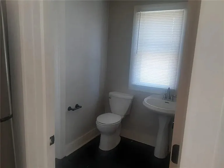 1216 E Vermont St — Photo 7