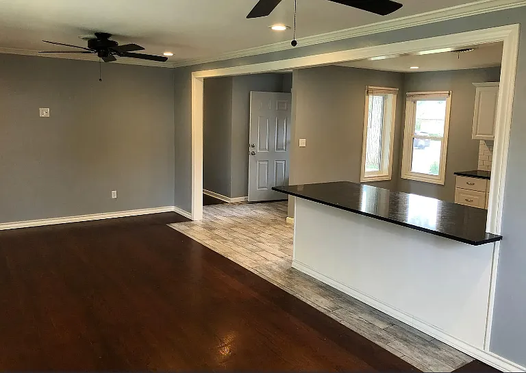 2103 Parker St — Photo 4