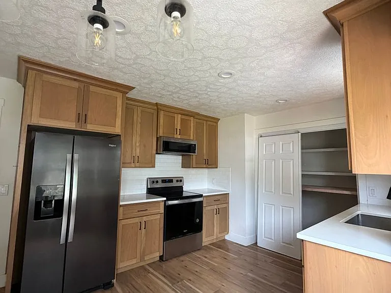 1232 W Berkeley St — Photo 11