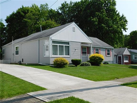 2nd image of 30 E Stewart Ave