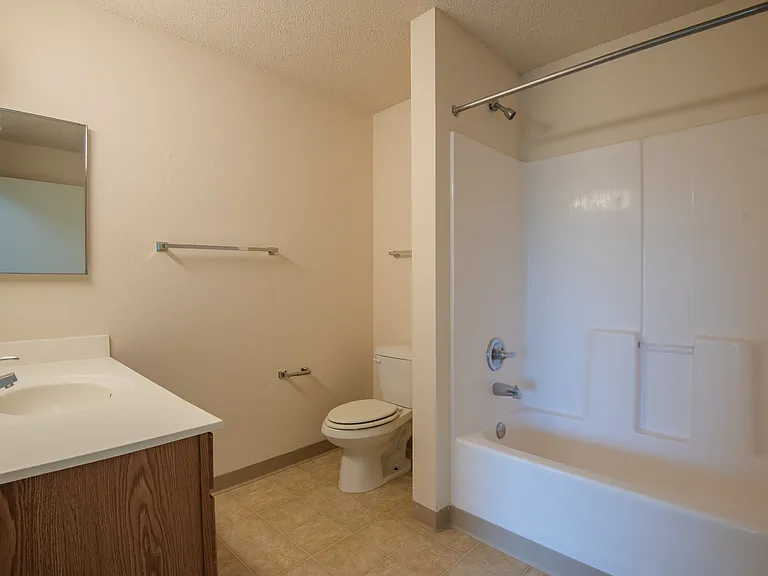 925 Airport Rd — Photo 15