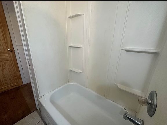 5th image of 200 Bleecker St #11129991