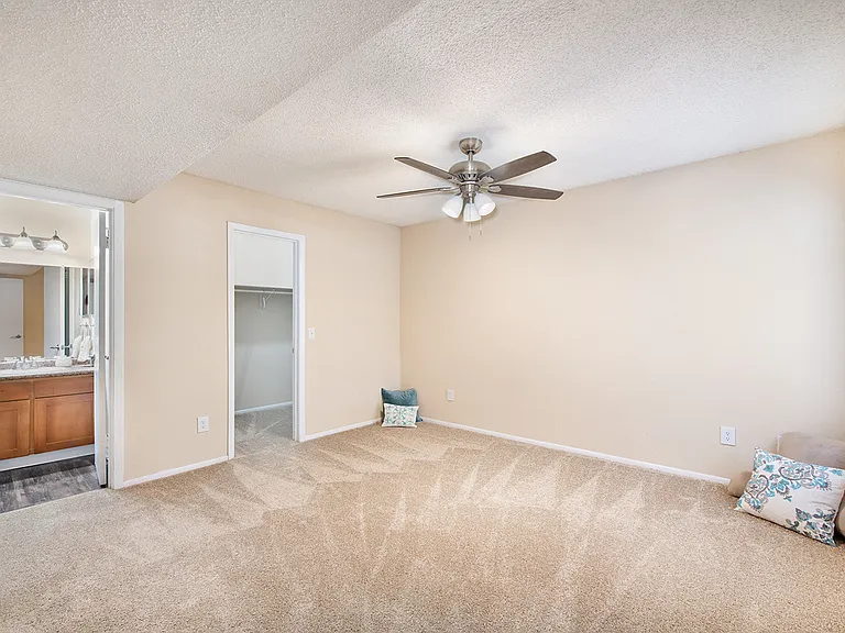 MAA Southlake — Photo 12