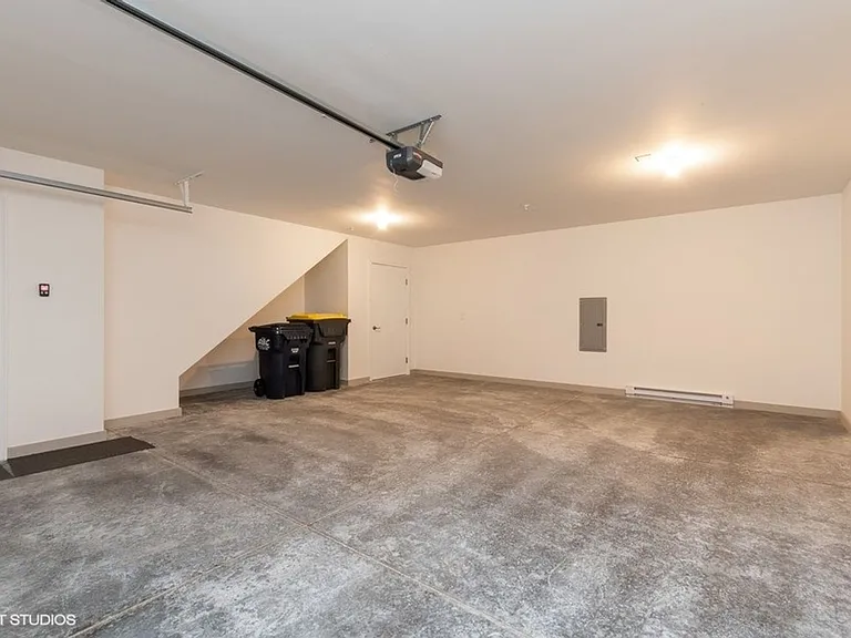 5115 N River Blvd NE — Photo 28