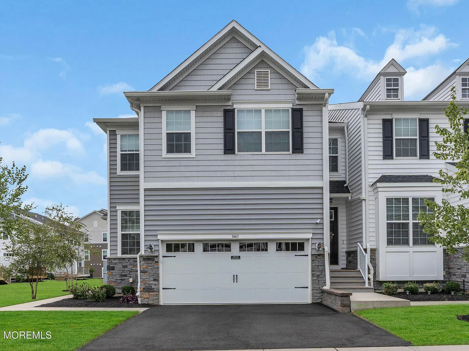 3 bed, 2.5 bath, 2392 sqft, $4,300 — Photo 1