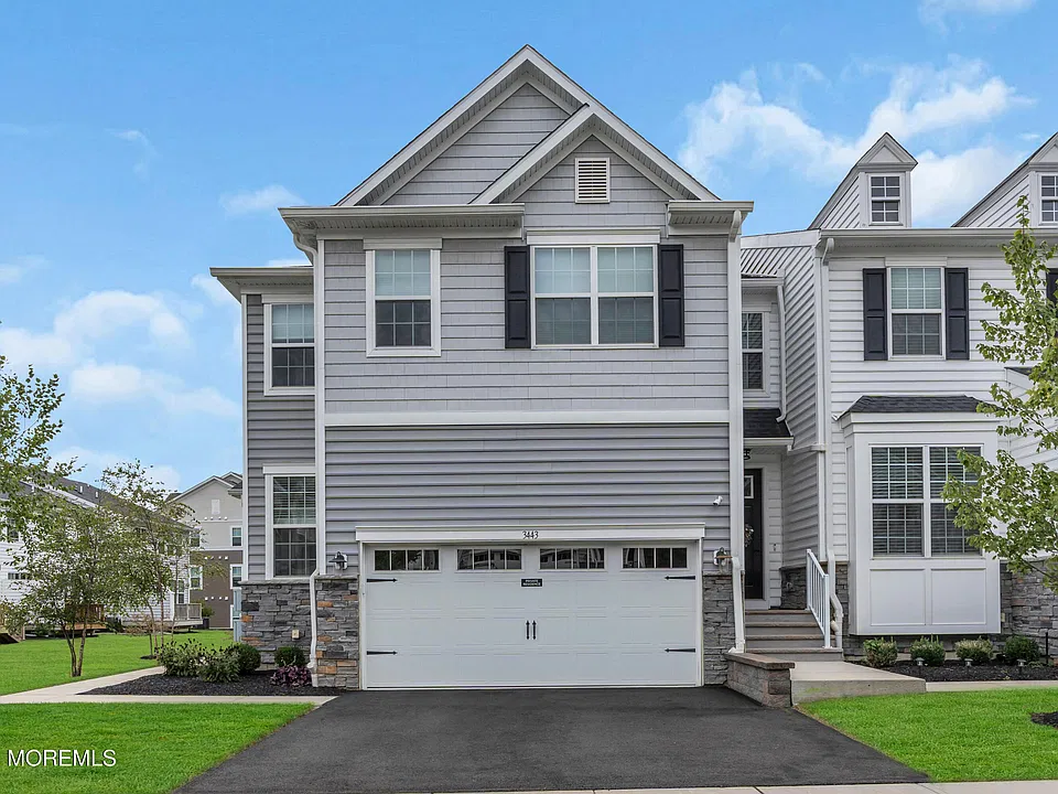 3443 Glen Oaks Ln