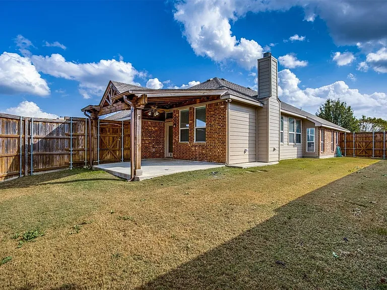 1627 Summerfield Dr — Photo 22